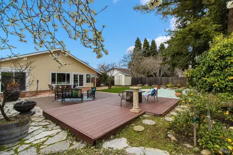 Exterior - 406 Solano Dr, Benicia, CA 94510 photo 18 of 25