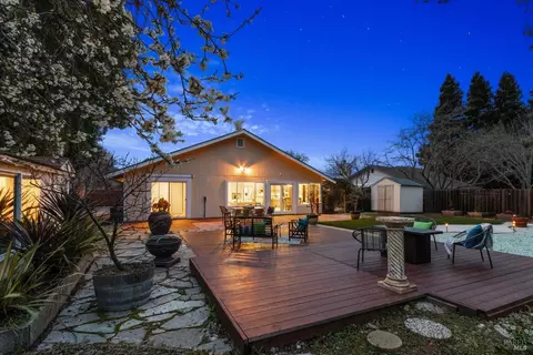 Exterior - 406 Solano Dr, Benicia, CA 94510 photo 10 of 25