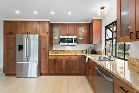 Kitchen - 406 Solano Dr, Benicia, CA 94510 photo 4 of 6