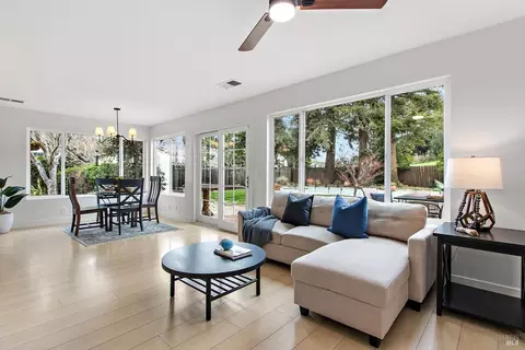 Living - 406 Solano Dr, Benicia, CA 94510 photo 7 of 7