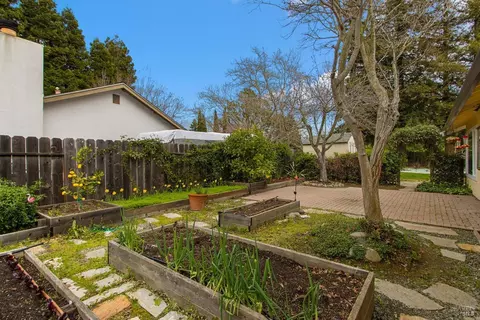 Exterior - 406 Solano Dr, Benicia, CA 94510 photo 21 of 25