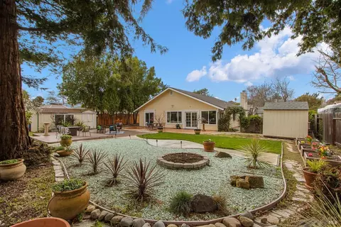 Exterior - 406 Solano Dr, Benicia, CA 94510 photo 20 of 25