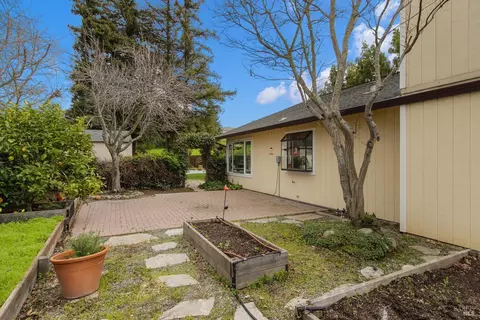 Exterior - 406 Solano Dr, Benicia, CA 94510 photo 22 of 25