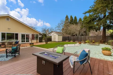 Exterior - 406 Solano Dr, Benicia, CA 94510 photo 19 of 25