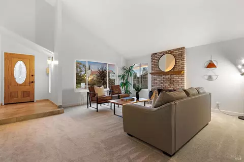 Living - 406 Solano Dr, Benicia, CA 94510 photo 2 of 7