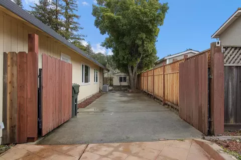 Exterior - 406 Solano Dr, Benicia, CA 94510 photo 23 of 25