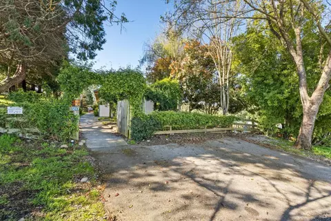 20 Balma Ln, Petaluma, CA 94952