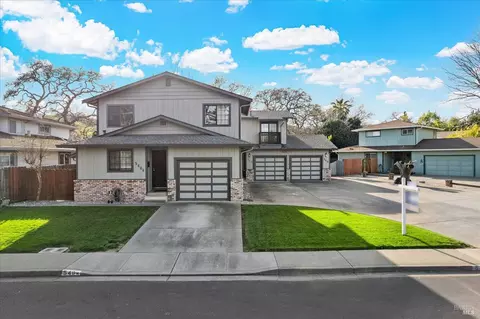 540 Edgewood Dr, Vacaville, CA 95688