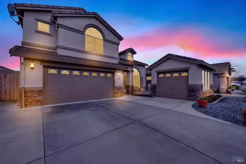 1013 Mission Bay Dr, Vacaville, CA 95688