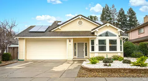 318 Oak Valley Dr, Vacaville, CA 95687
