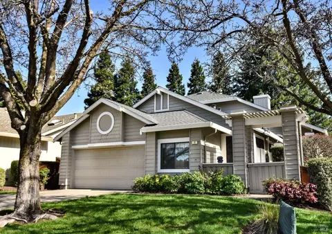 17 Saint Patrick Ct, Sonoma, CA 95476