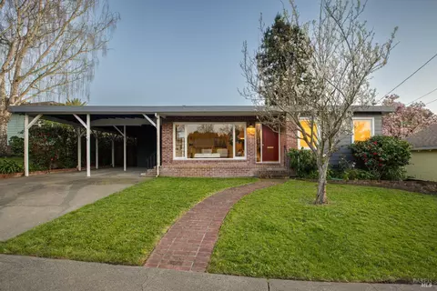 1006 Phillips Ave, Petaluma, CA 94952