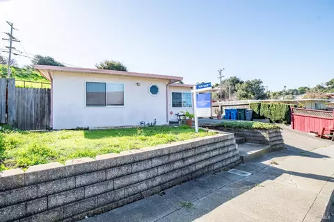 Exterior - 109 Esa Dr, Vallejo, CA 94591 photo 3 of 25