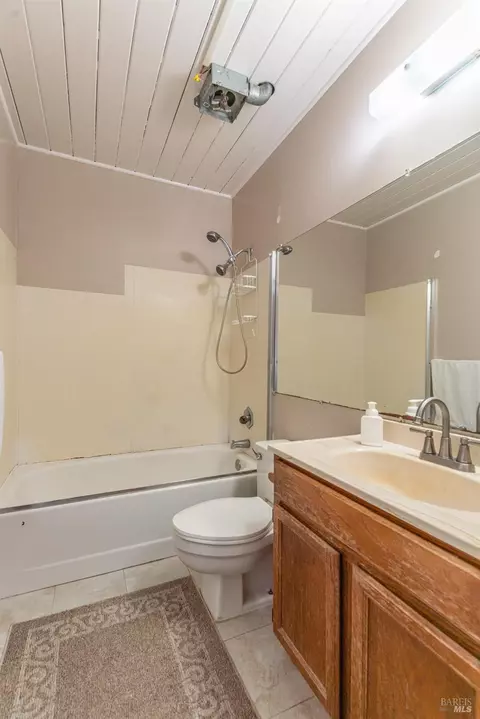 Bath - 109 Esa Dr, Vallejo, CA 94591 photo 1 of 2