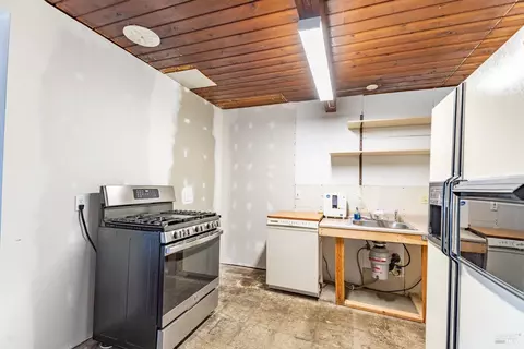 Kitchen - 109 Esa Dr, Vallejo, CA 94591 photo 2 of 2