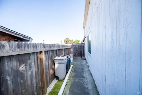 Exterior - 109 Esa Dr, Vallejo, CA 94591 photo 25 of 25