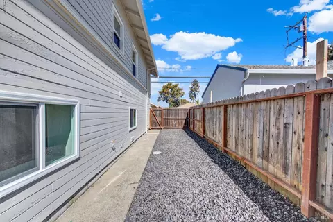 Exterior - 1901 Georgia St, Vallejo, CA 94590 photo 31 of 33