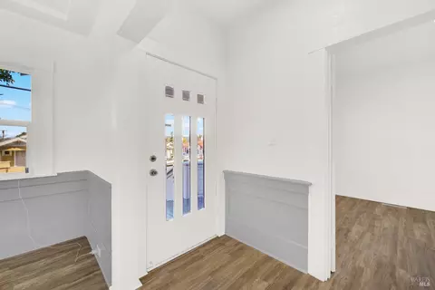 Entry Way - 1901 Georgia St, Vallejo, CA 94590 photo 4 of 12