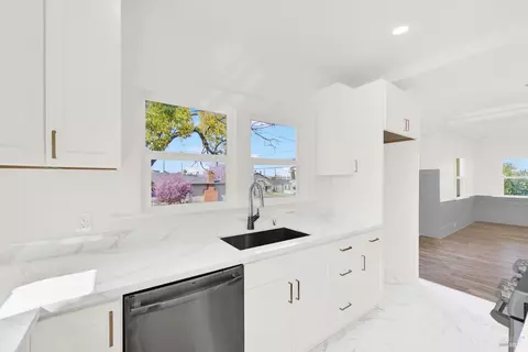 Kitchen - 1901 Georgia St, Vallejo, CA 94590 photo 6 of 9