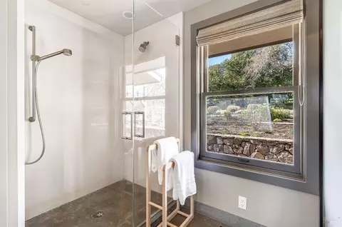 Bath - 2225 1st Ave, Napa, CA 94558 photo 5 of 7