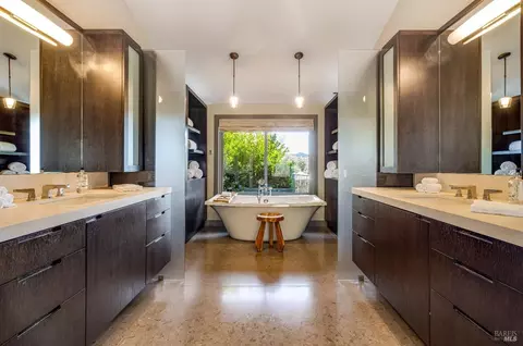 Bath - 2225 1st Ave, Napa, CA 94558 photo 3 of 7