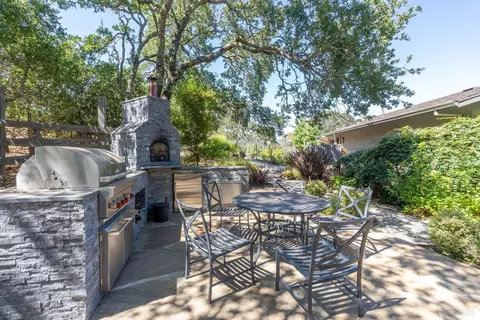 Exterior - 2225 1st Ave, Napa, CA 94558 photo 13 of 18