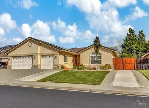826 Kingman Dr, Vacaville, CA 95687