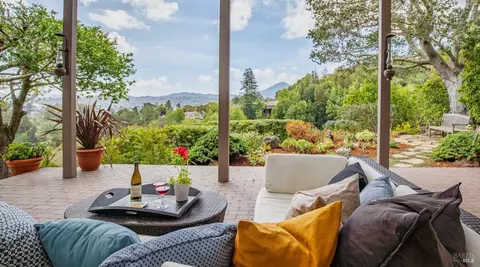 121 Convent Ct, San Rafael, CA 94901