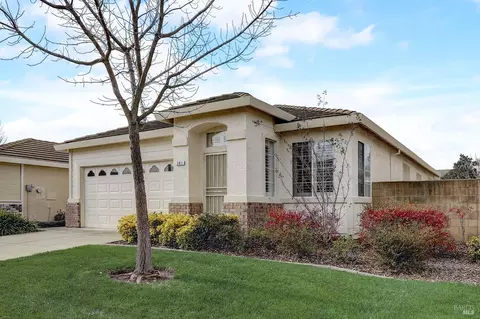 361 Bartlett Ln, Vacaville, CA 95687