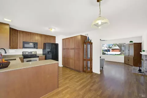 Kitchen - 148 Edwin Dr, Vacaville, CA 95687 photo 1 of 8
