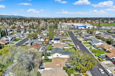 View/Area - 148 Edwin Dr, Vacaville, CA 95687 photo 5 of 6
