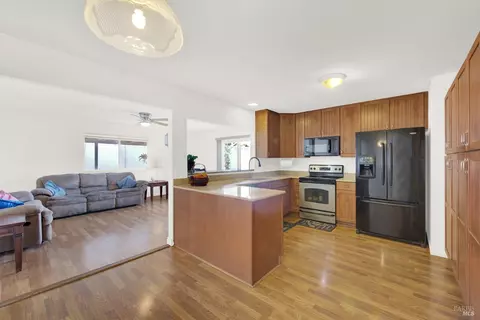 Kitchen - 148 Edwin Dr, Vacaville, CA 95687 photo 8 of 8