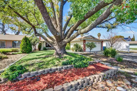 Exterior - 148 Edwin Dr, Vacaville, CA 95687 photo 3 of 16