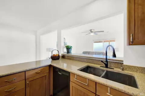 Kitchen - 148 Edwin Dr, Vacaville, CA 95687 photo 7 of 8
