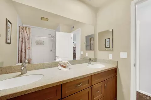 Bath - 148 Edwin Dr, Vacaville, CA 95687 photo 3 of 6