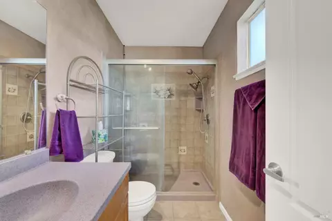Bath - 148 Edwin Dr, Vacaville, CA 95687 photo 4 of 6