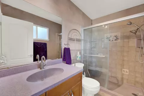 Bath - 148 Edwin Dr, Vacaville, CA 95687 photo 5 of 6