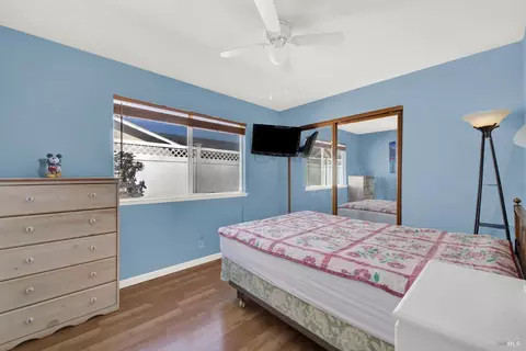 Bedroom - 148 Edwin Dr, Vacaville, CA 95687 photo 3 of 7