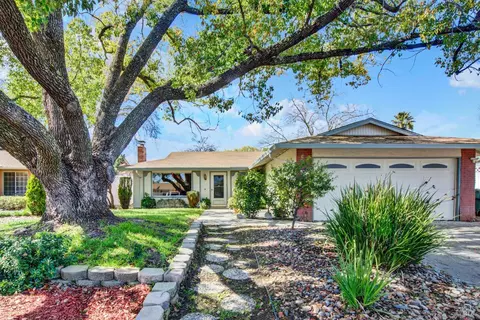 Exterior - 148 Edwin Dr, Vacaville, CA 95687 photo 2 of 16