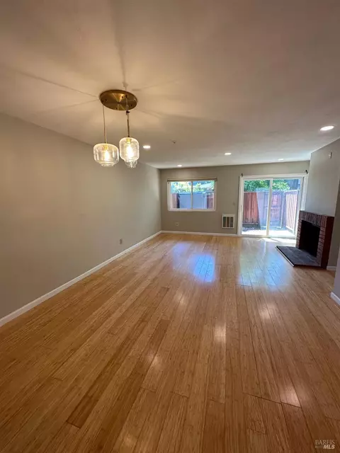 508 Racquet Club Cir, Rohnert Park, CA 94928