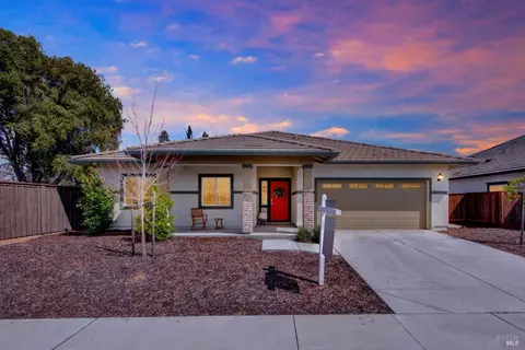 635 S Lincoln St, Dixon, CA 95620