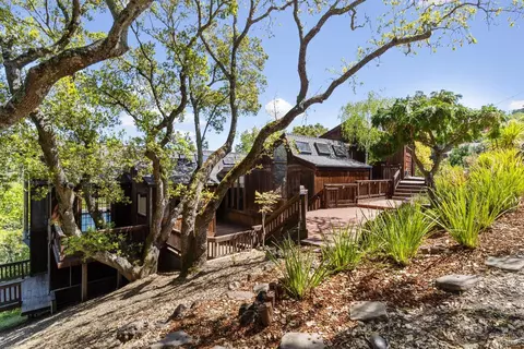 150 De Burgh Dr, San Anselmo, CA 94960