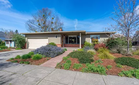 1777 Leonard Ave, Santa Rosa, CA 95405