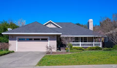 671 Piper St, Healdsburg, CA 95448