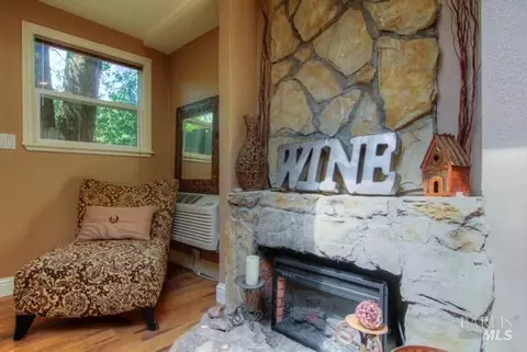 8645 Mirabel Rd, Forestville, CA 95436