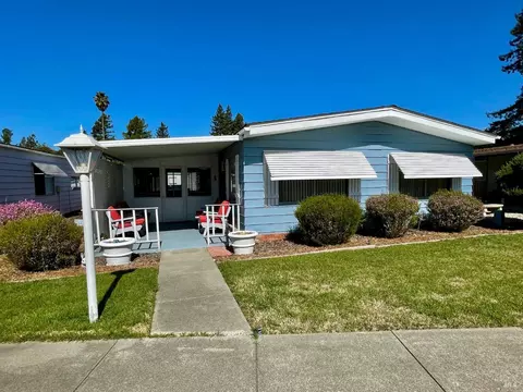 6 Circulo Lujo, Rohnert Park, CA 94928