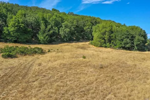6064 Hyland Way, Penngrove, CA 94951