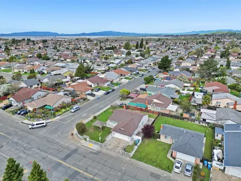 View/Area - 398 Meadows Dr, Vallejo, CA 94589 photo 7 of 9