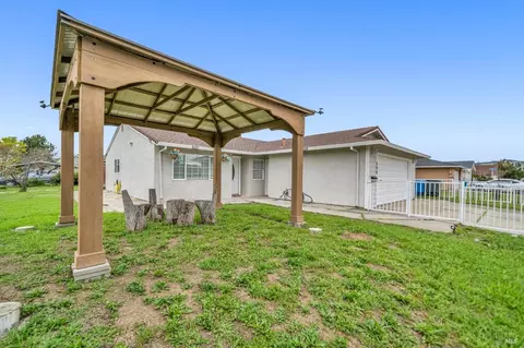 Exterior - 398 Meadows Dr, Vallejo, CA 94589 photo 12 of 13