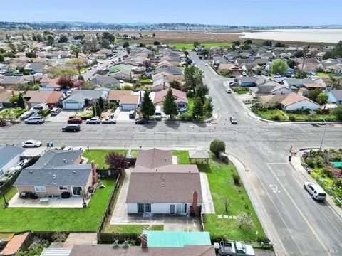 View/Area - 398 Meadows Dr, Vallejo, CA 94589 photo 5 of 9